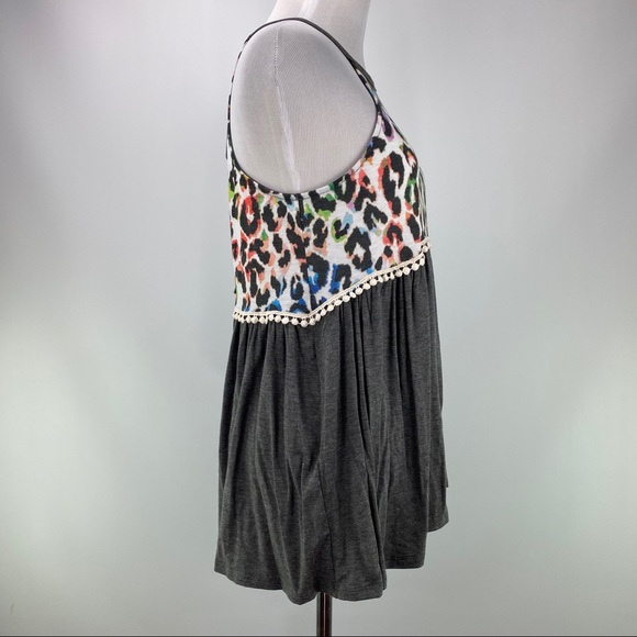 NWOT Super cute halter top! Size S - Picture 3 of 5